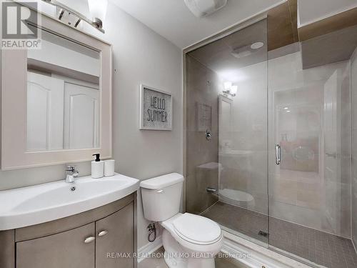 30 Bush Ridges Ave, Richmond Hill, ON - Indoor Photo Showing Bathroom