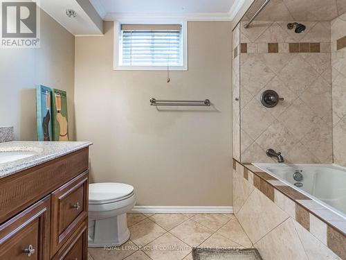 2686 Council Ring Rd, Mississauga, ON - Indoor Photo Showing Bathroom