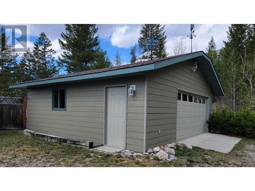 2360/2380 95 Highway, Spillimacheen, BC - Outdoor With Exterior