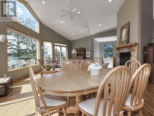 2360/2380 95 Highway, Spillimacheen, BC - Indoor Photo Showing Dining Room