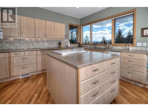 2360/2380 95 Highway, Spillimacheen, BC - Indoor Photo Showing Kitchen With Double Sink