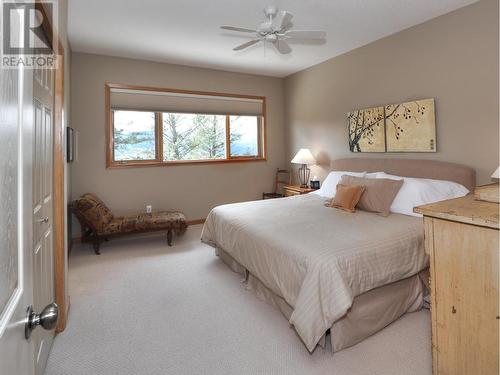 2360/2380 95 Highway, Spillimacheen, BC - Indoor Photo Showing Bedroom