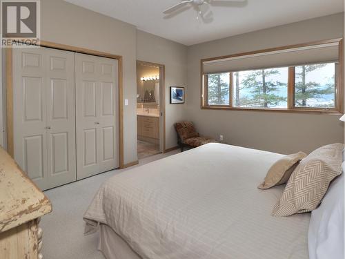 2360/2380 95 Highway, Spillimacheen, BC - Indoor Photo Showing Bedroom