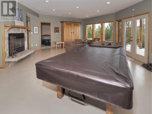 2360/2380 95 Highway, Spillimacheen, BC - Indoor With Fireplace