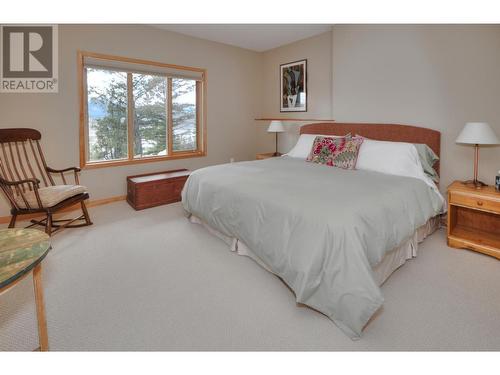 2360/2380 95 Highway, Spillimacheen, BC - Indoor Photo Showing Bedroom