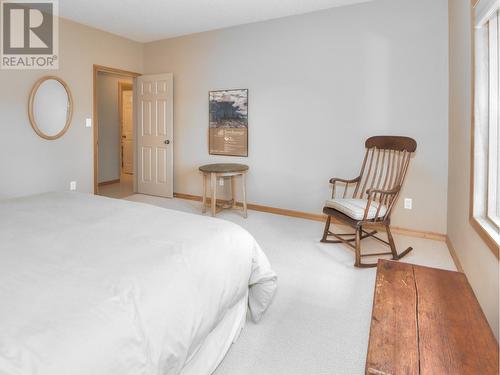 2360/2380 95 Highway, Spillimacheen, BC - Indoor Photo Showing Bedroom