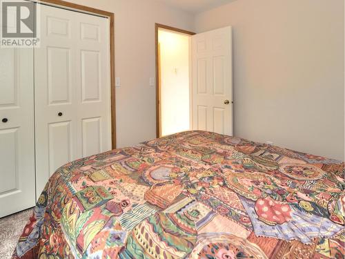 2360/2380 95 Highway, Spillimacheen, BC - Indoor Photo Showing Bedroom