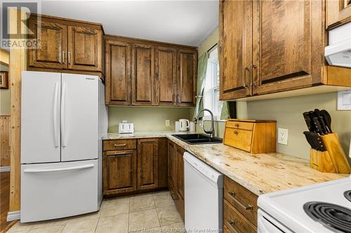 219 Buckingham Ave, Riverview, NB - Indoor Photo Showing Kitchen With Double Sink