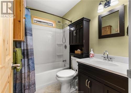 219 Buckingham Ave, Riverview, NB - Indoor Photo Showing Bathroom