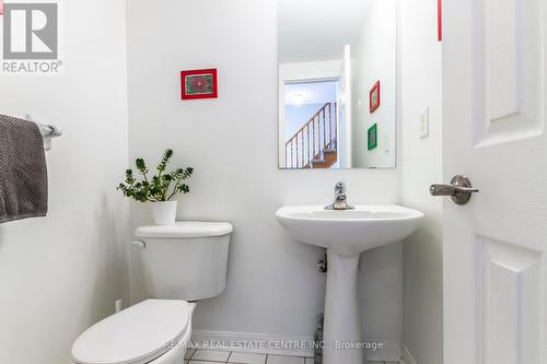 40 Palomino Tr, Halton Hills, ON - Indoor Photo Showing Bathroom