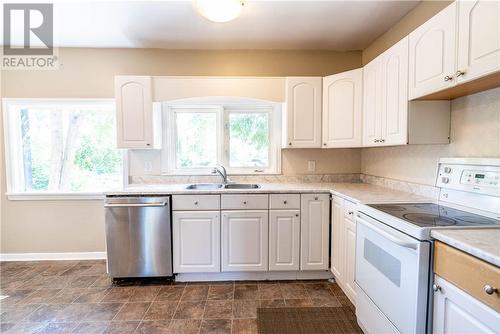78 Indian Road, Sudbury, ON - Indoor Photo Showing Kitchen With Double Sink
