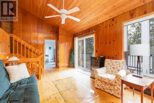 24 Juniper Crescent, Kawartha Lakes, ON - Indoor Photo Showing Living Room