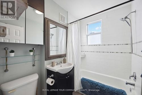 961 Lansdowne Avenue, Toronto, ON - Indoor Photo Showing Bathroom