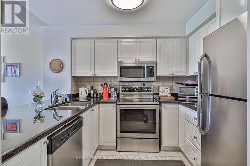 #2303 -2269 Lake Shore Blvd W, Toronto, ON - Indoor Photo Showing Kitchen With Double Sink