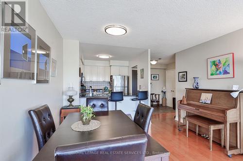 #2303 -2269 Lake Shore Blvd W, Toronto, ON - Indoor Photo Showing Dining Room