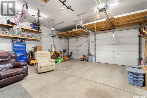 434 Bolton Place, Saskatoon, SK - Indoor Photo Showing Garage