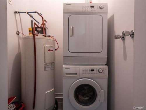 Salle d'eau - 419-1200 Rue St-Alexandre, Montréal (Ville-Marie), QC - Indoor Photo Showing Laundry Room