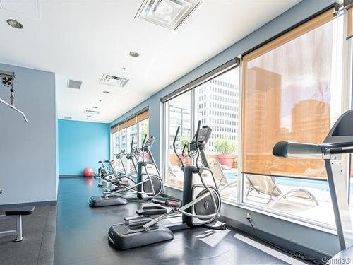 Exercise room - 419-1200 Rue St-Alexandre, Montréal (Ville-Marie), QC - Indoor Photo Showing Gym Room