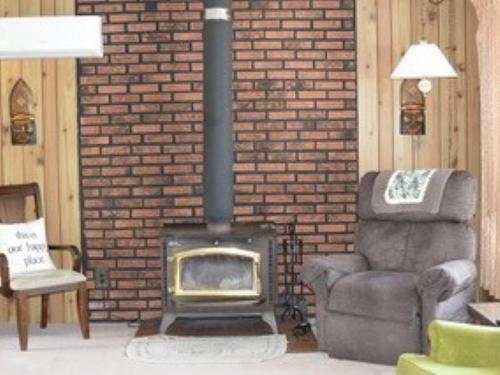 224 Lakeshore Drive, Ignace, ON - Indoor Photo Showing Other Room With Fireplace