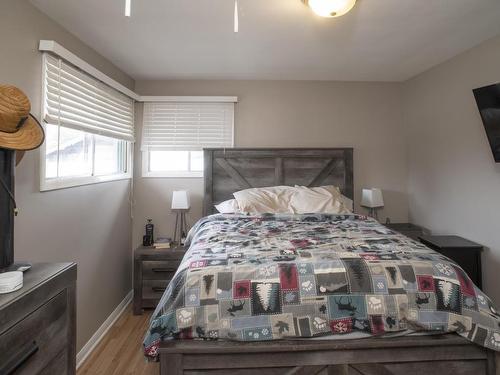423 Otto Street, Thunder Bay, ON - Indoor Photo Showing Bedroom