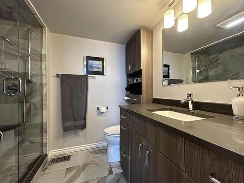 402C Reef Point Road, Fort Frances, ON - Indoor Photo Showing Bathroom