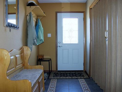 100 River Avenue E, Rainy River, ON - Indoor Photo Showing Other Room