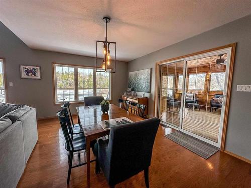 29 Snow Drive, Kenora, ON - Indoor Photo Showing Dining Room