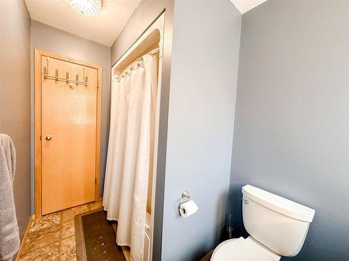 29 Snow Drive, Kenora, ON - Indoor Photo Showing Bathroom