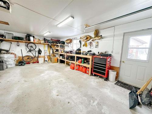 29 Snow Drive, Kenora, ON - Indoor Photo Showing Garage