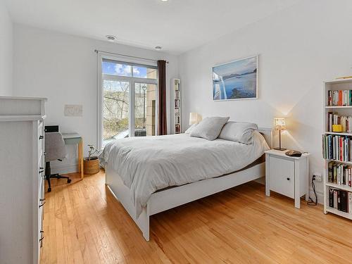 Master bedroom - 930 Rue Gilbert-Langevin, Montréal (Le Plateau-Mont-Royal), QC - Indoor Photo Showing Bedroom