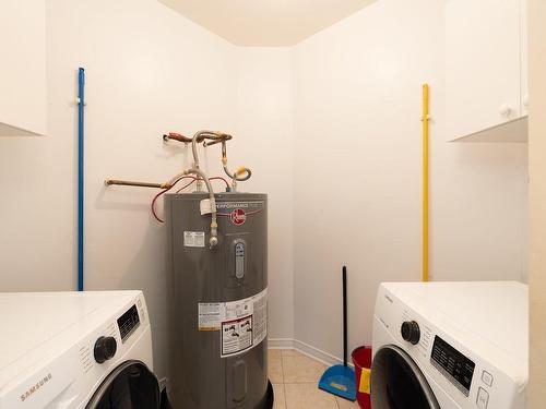 Salle de lavage - 108-205 Av. Dorval, Dorval, QC - Indoor Photo Showing Laundry Room