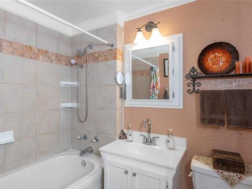 10835 Chemainus Rd, Ladysmith, BC - Indoor Photo Showing Bathroom