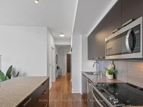 2604-88 Sheppard Ave E, Toronto, ON - Indoor Photo Showing Kitchen With Upgraded Kitchen