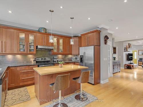 181 Woodmount Ave, Toronto, ON - Indoor Photo Showing Kitchen With Upgraded Kitchen