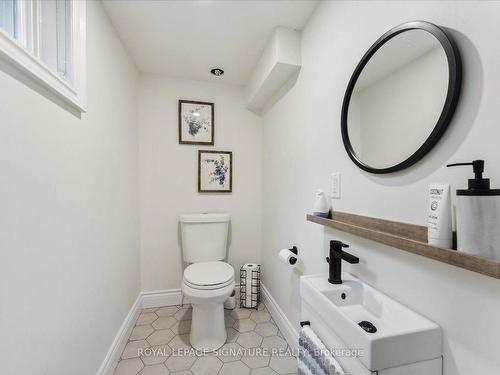 40-103 Dovedale Dr, Whitby, ON - Indoor Photo Showing Bathroom