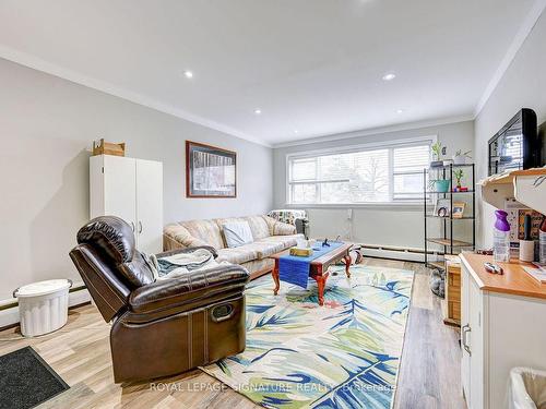 464 Elizabeth St, Burlington, ON - Indoor Photo Showing Living Room