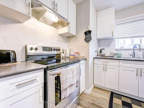 464 Elizabeth St, Burlington, ON - Indoor Photo Showing Kitchen With Upgraded Kitchen