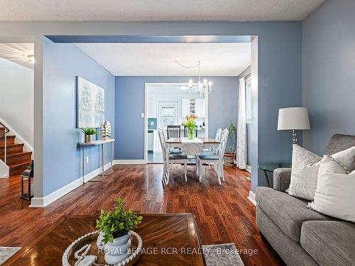 14 Morgandale Cres, Orangeville, ON - Indoor Photo Showing Living Room