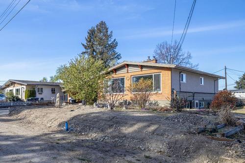 290 Pemberton Road, Kelowna, BC - Outdoor