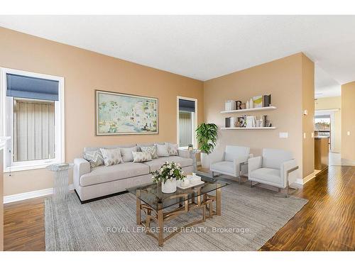 268 Berry St, Shelburne, ON - Indoor Photo Showing Living Room