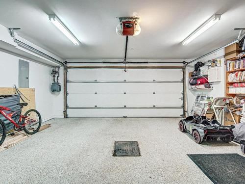 Garage - 3200 Rue Montcalm, Boisbriand, QC 