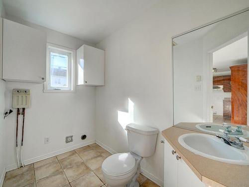 Salle d'eau - 3705 Rue Arcand, Longueuil (Le Vieux-Longueuil), QC - Indoor Photo Showing Bathroom