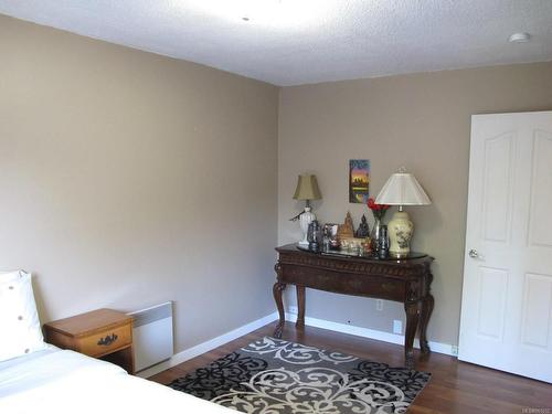 3570 Calumet Ave, Saanich, BC - Indoor Photo Showing Bedroom