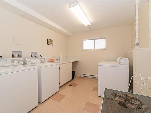 202-1040 Southgate St, Victoria, BC - Indoor Photo Showing Laundry Room