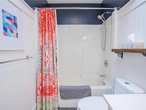 6341 Salal Rd, Port Alberni, BC - Indoor Photo Showing Bathroom