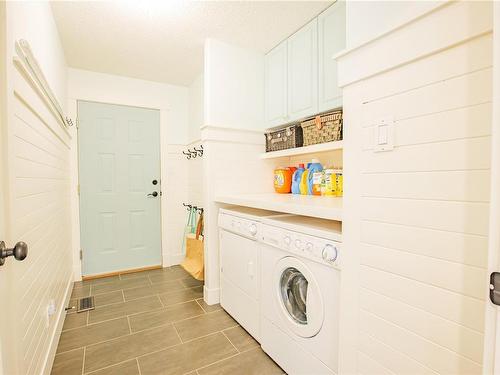 6341 Salal Rd, Port Alberni, BC - Indoor Photo Showing Laundry Room
