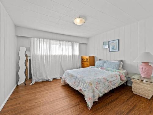 2437 Coldwater Ave, Merritt, BC - Indoor Photo Showing Bedroom
