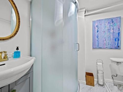 2437 Coldwater Ave, Merritt, BC - Indoor Photo Showing Bathroom