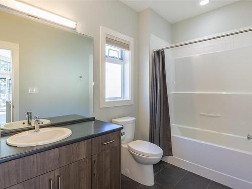 7420 Cottage Way, Lake Cowichan, BC - Indoor Photo Showing Bathroom