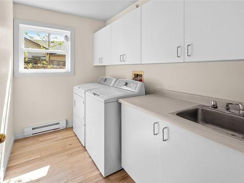 1573 Mayneview Terr, North Saanich, BC - Indoor Photo Showing Laundry Room